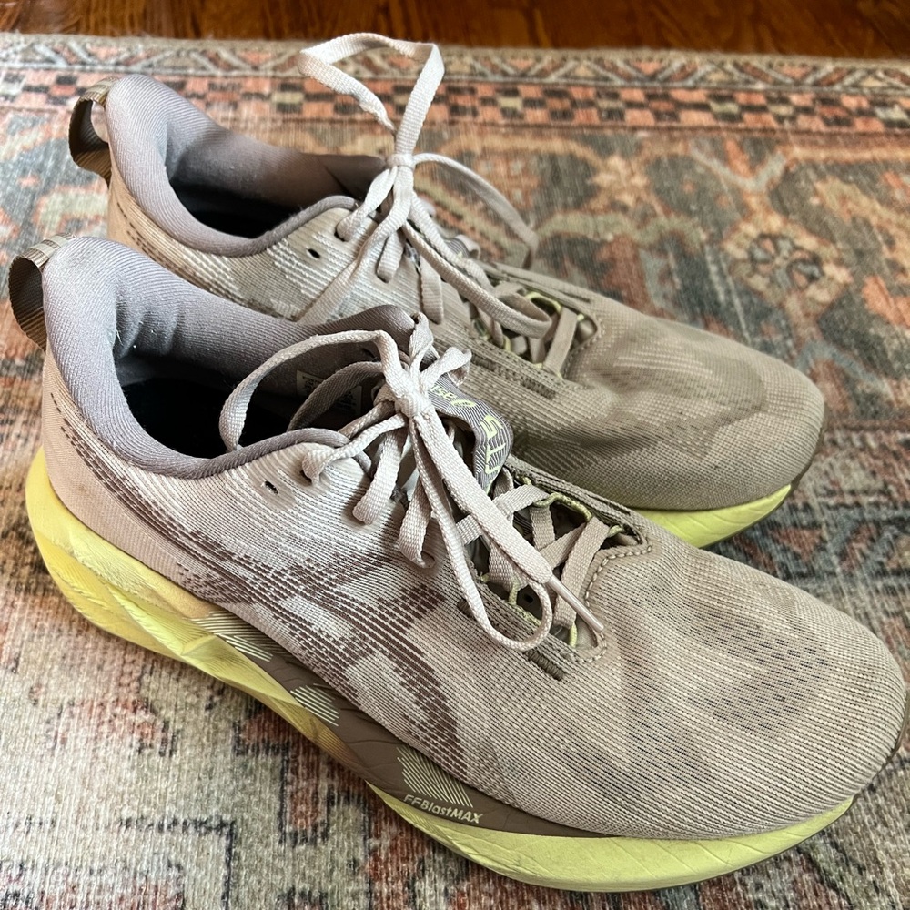 ASICS Novablast 5 Sneaker